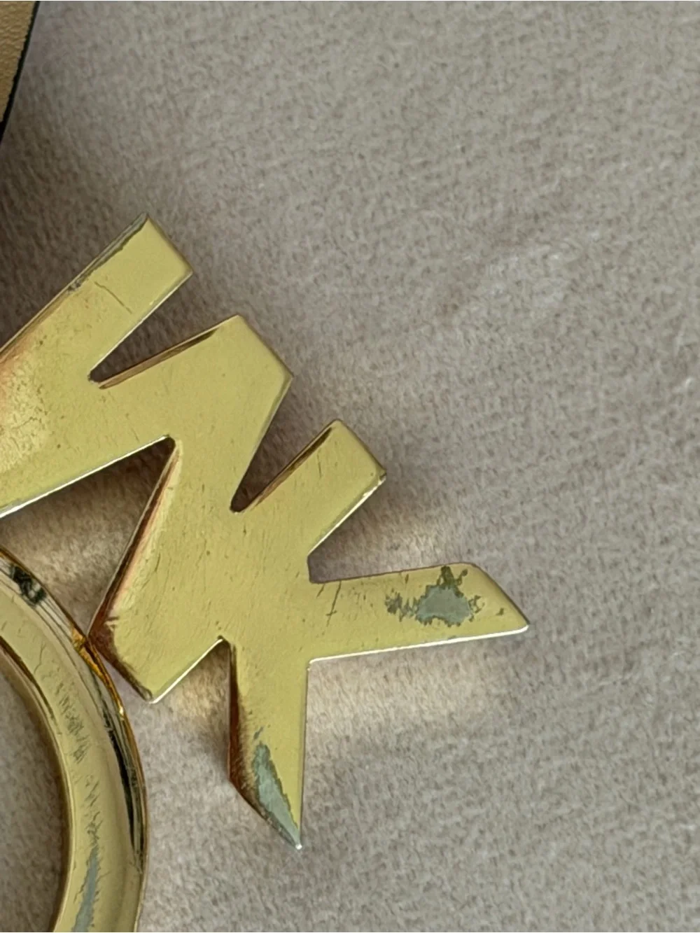 MICHAEL KORS Gold Pendant Charm and Beige Leather Long Strap